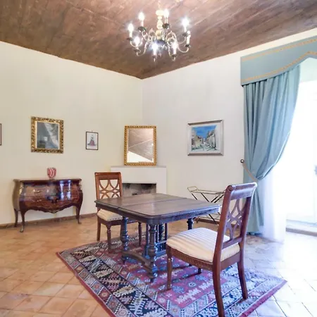 Castello Di Ferienhaus *