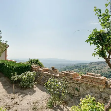 Castello Di 3* Caccuri