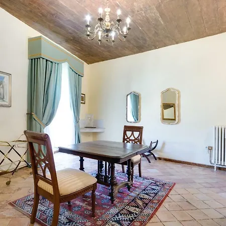 Castello Di Bed & Breakfast 3*