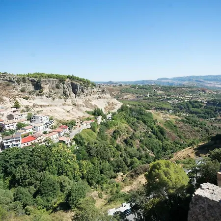 Castello Di 3*